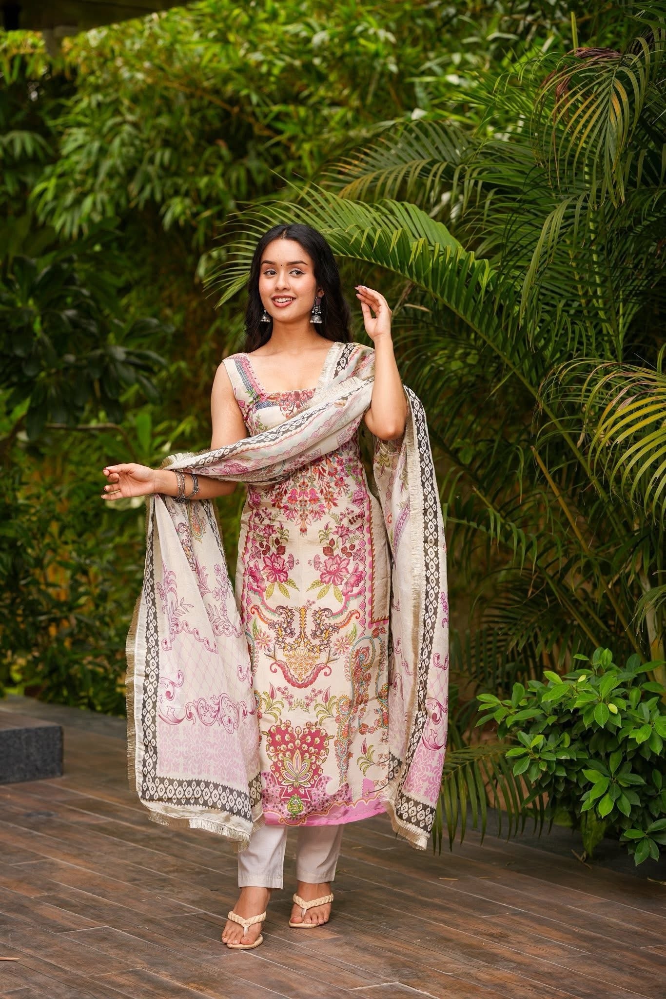 Cream French Crepe Kurti Set with Viscose Bottom & Printed Chanderi Dupatta – Festive & Casual Wear