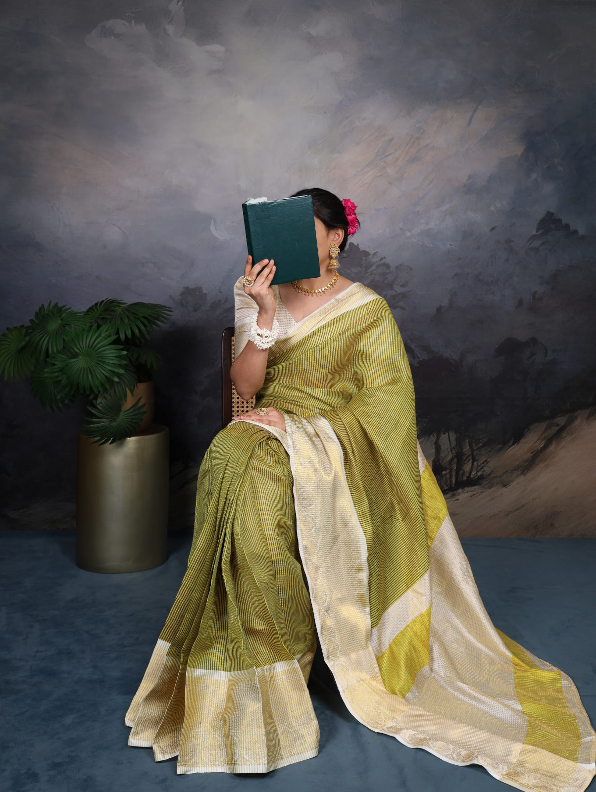 Jacquard Chex Saree with Zari Weaving & Matching Blouse