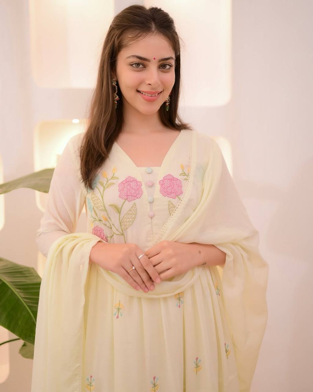 Elegant Pink Chanderi Kurta Set with Intricate Embroidery – Festive & Traditional Wear