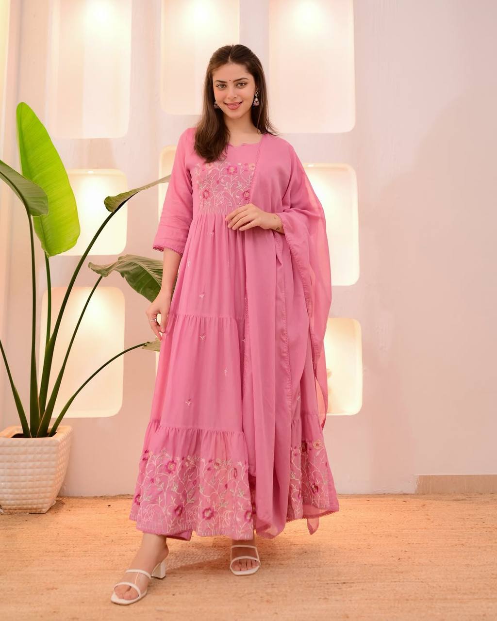 Pink Chanderi Kurta Set with Floral Embroidery & Matching Dupatta – Festive Wear